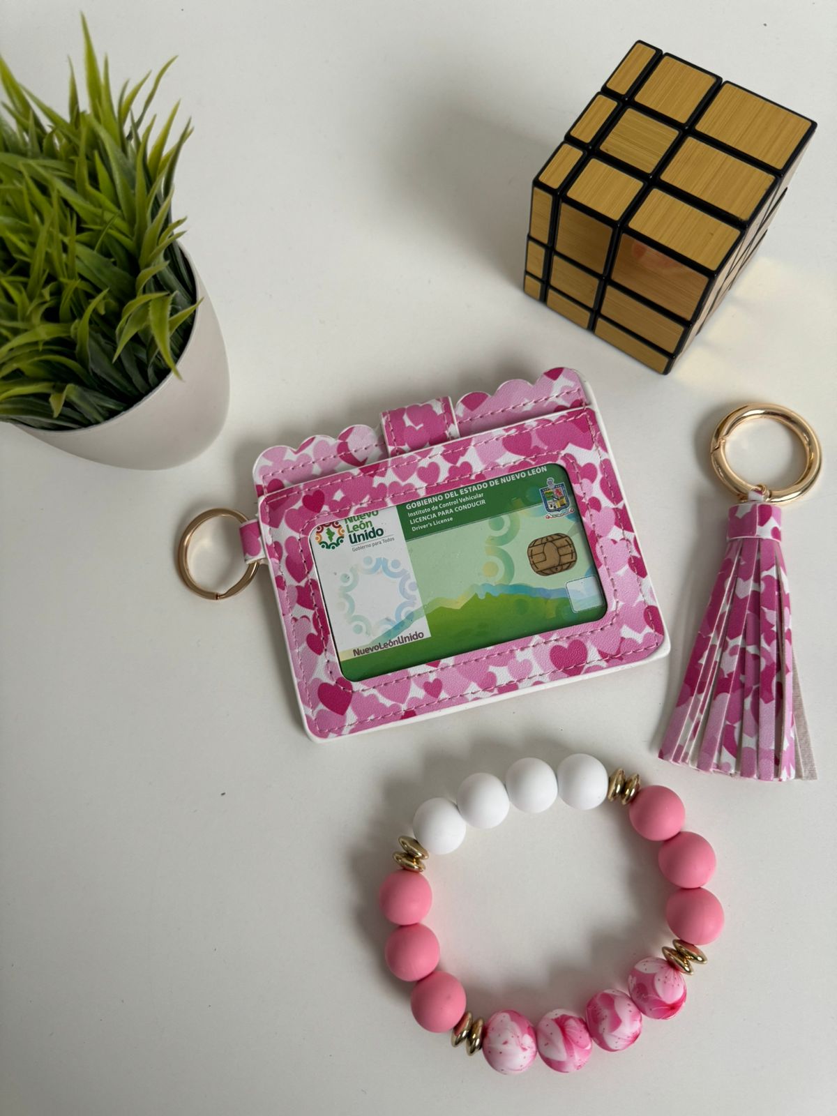 Set tarjetero + pulsera + llavero corazones rosas - Maurez Bags