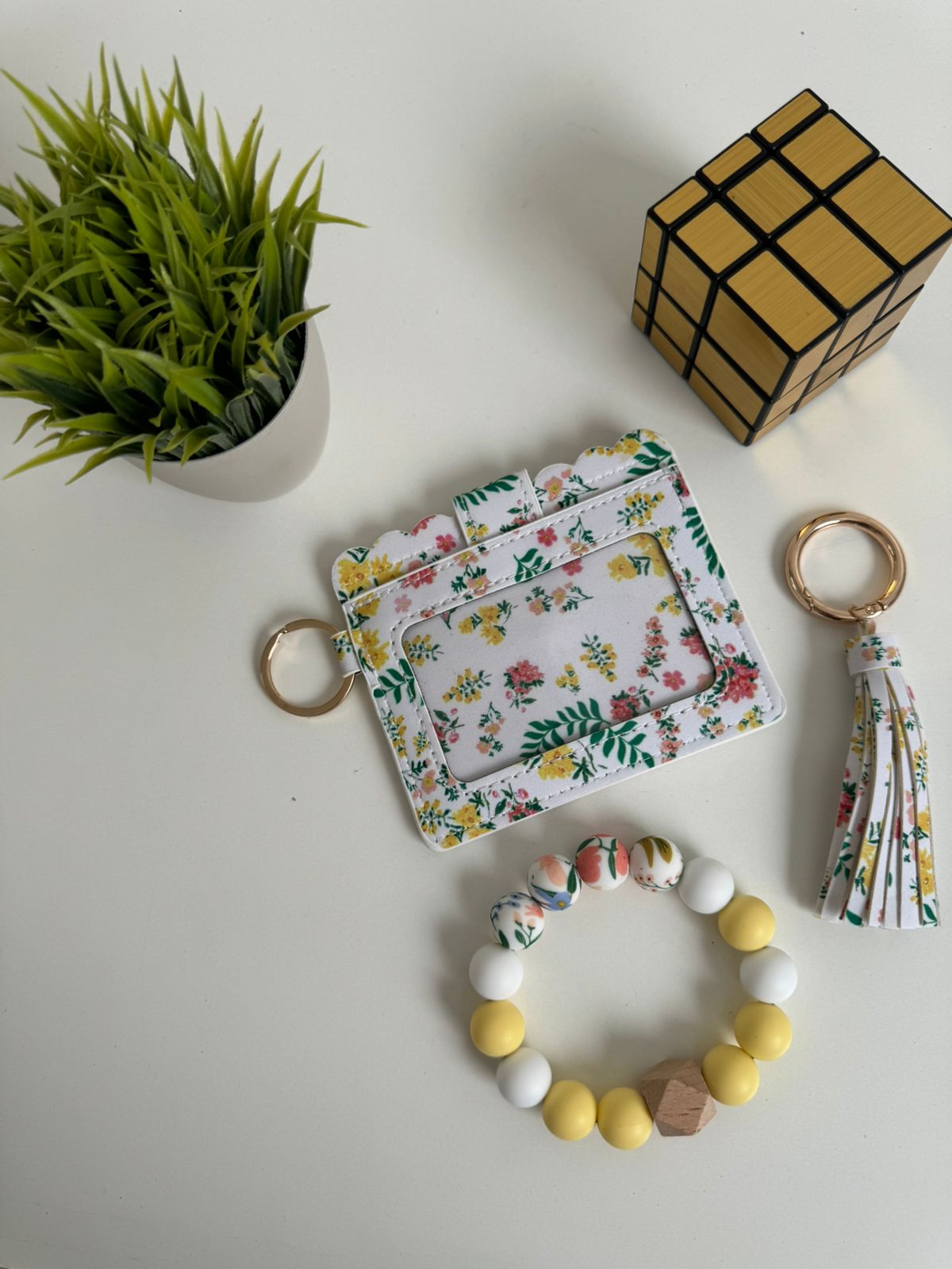 Set tarjetero + pulsera + llavero blanco hojas - Maurez Bags