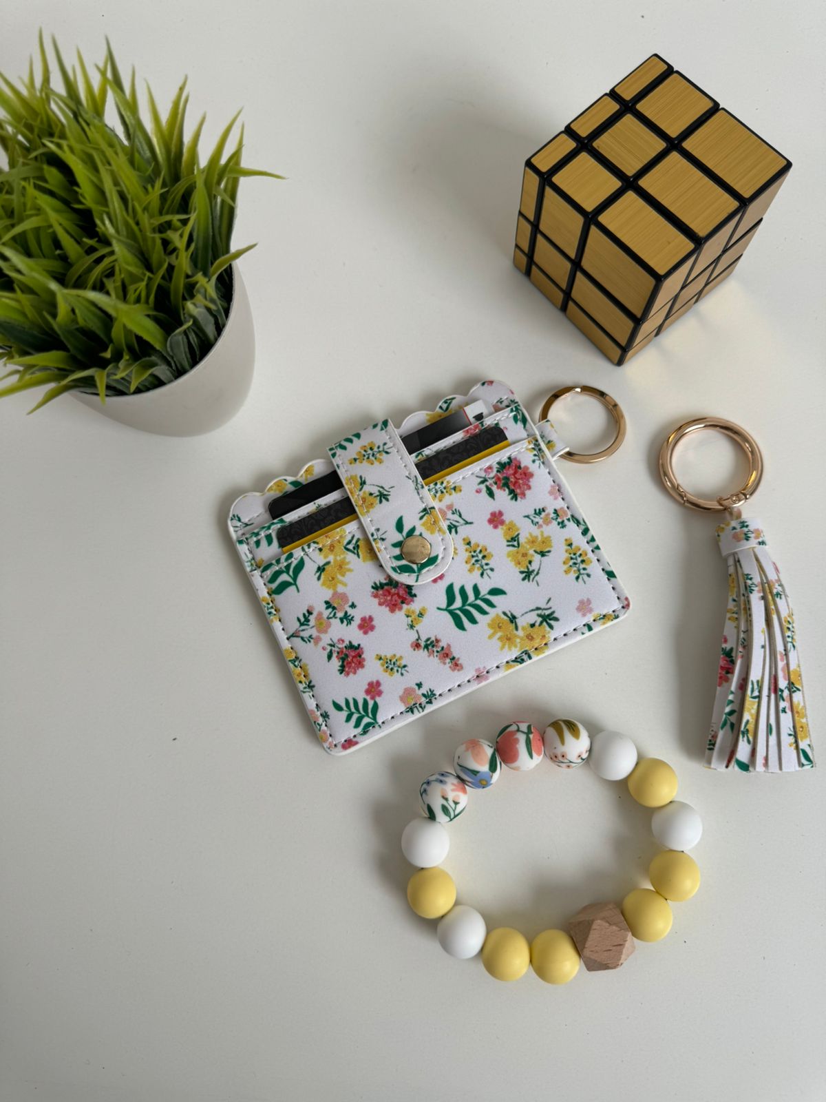 Set tarjetero + pulsera + llavero blanco hojas - Maurez Bags