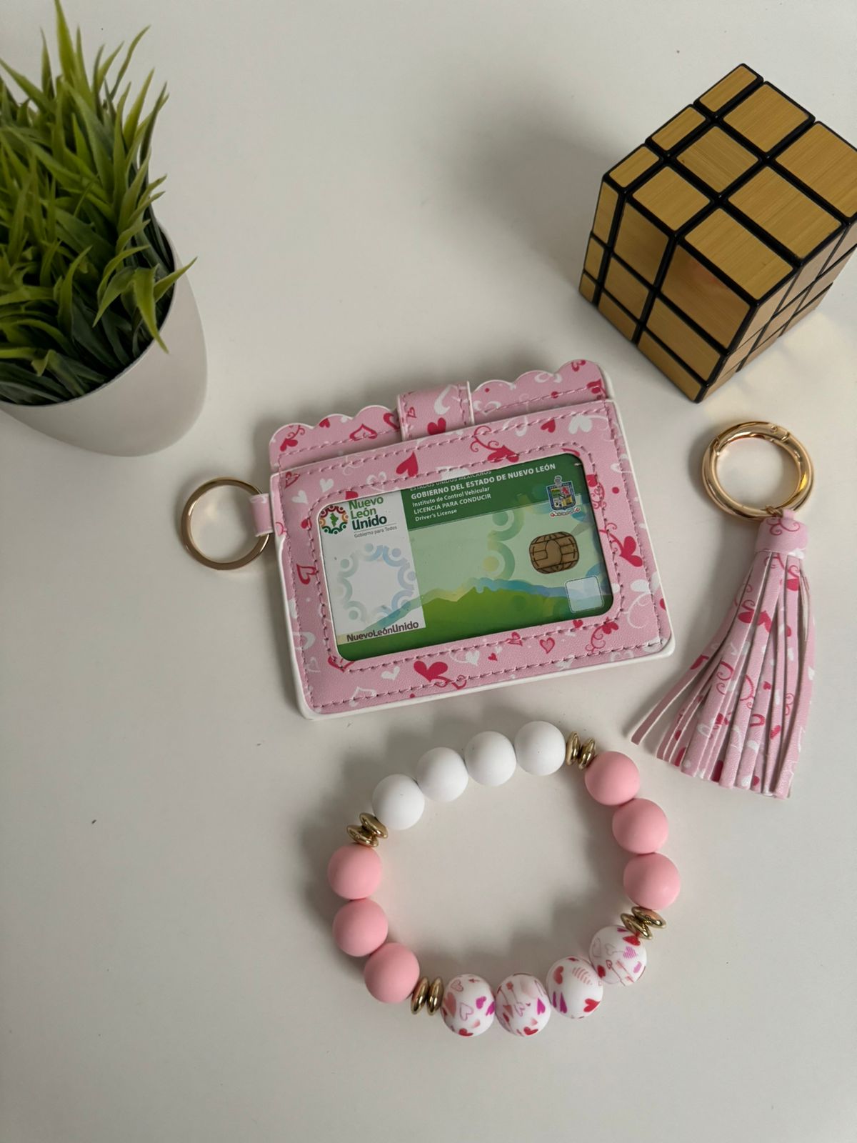 Set tarjetero + pulsera + llavero rosa corazocitos - Maurez Bags